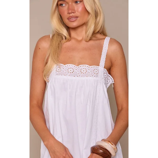 Blanc Robe Droite Ample À Bretelles Et Bordure Broderie Anglaise