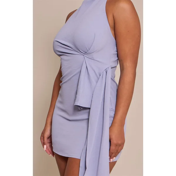 Bleu Robe Mini Moulante En Satin Martelé À Col Montant Avec Drapé Latéral