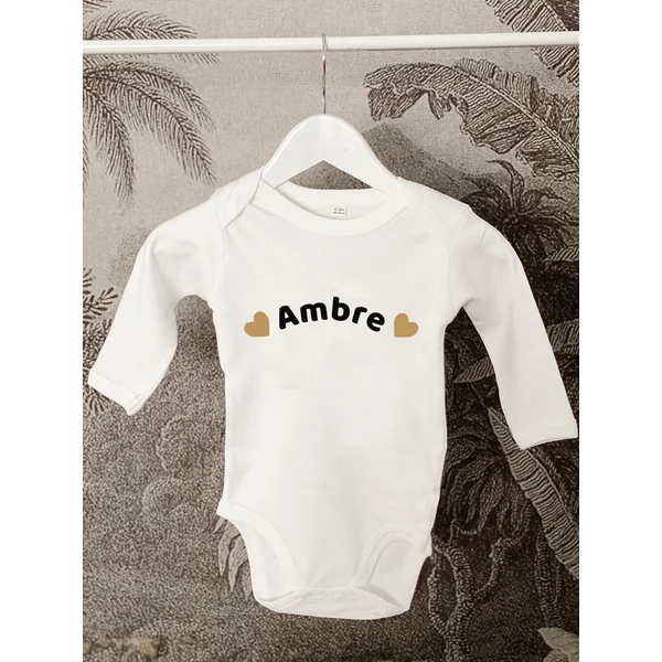 Body Bébé Personnalisé avec Petits Cœurs Dorés – Élégance et Tendresse pour Bébé
