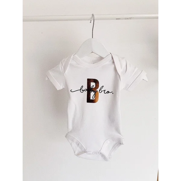 Body bébé personnalisé en coton biologique – Élégance et douceur pour son arrivée