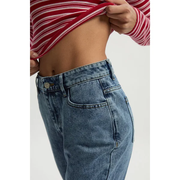 Boohoo Basics Jeans Mom Slim Fit Taille Haute