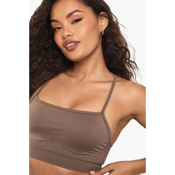 Boohoo Basics Soutien-gorge de sport léger, rembourré et à maintien optimal en côtes sans couture