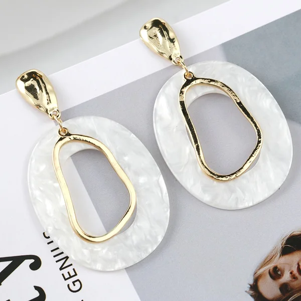 Boucles d'oreilles ovale en résine
