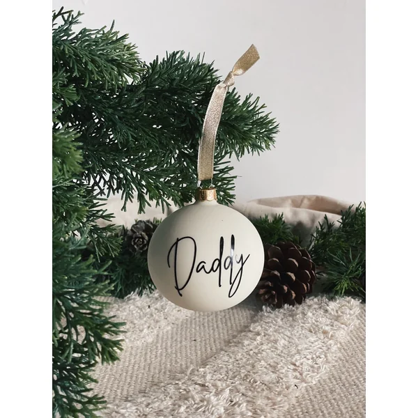 Boule de Noël Personnalisée Blanc Laine – Décoration de Noël Unique et Élégante