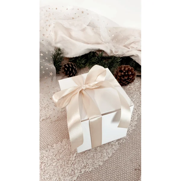 Boule de Noël Personnalisée Blanc Laine – Décoration de Noël Unique et Élégante