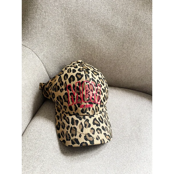 Casquette personnalisée Léopard MOM – Le cadeau parfait et unique pour toutes les mamans tendance !