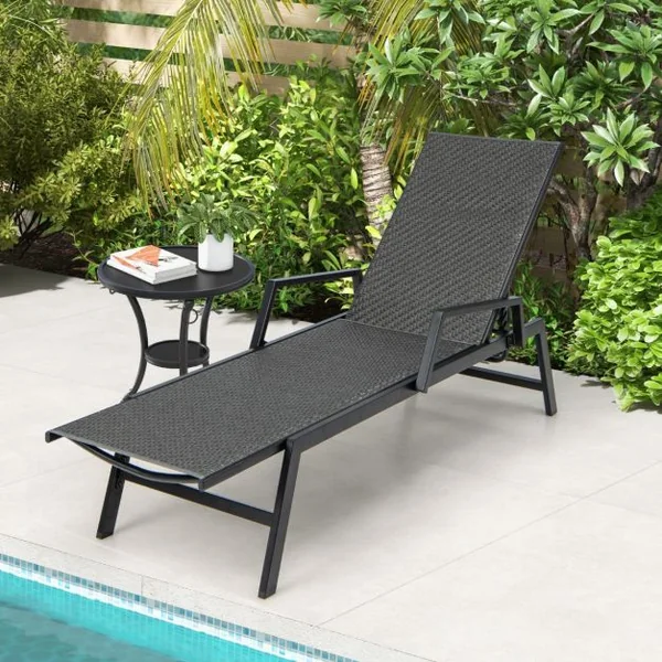 Chaise Longue en Rotin Chaise Inclinable en Osier PE Tissé avec Accoudoirs et Dossier à 5 Positions Cadre en Métal Robuste Fauteuil Inclinable Marron