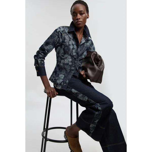 Chemise En Denim Jacquard Avec Col Et Poignets Contrastés
