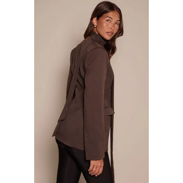 Chocolat Foncé Blazer Cintré À La Taille Avec Détail Foulard Et Hanches Moulées