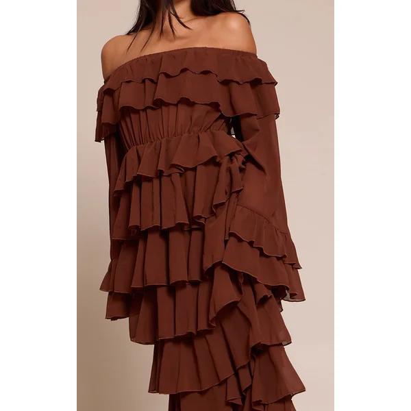 Chocolat Robe Longue En Mousseline À Épaules Dénudées Et Volants Extrêmes