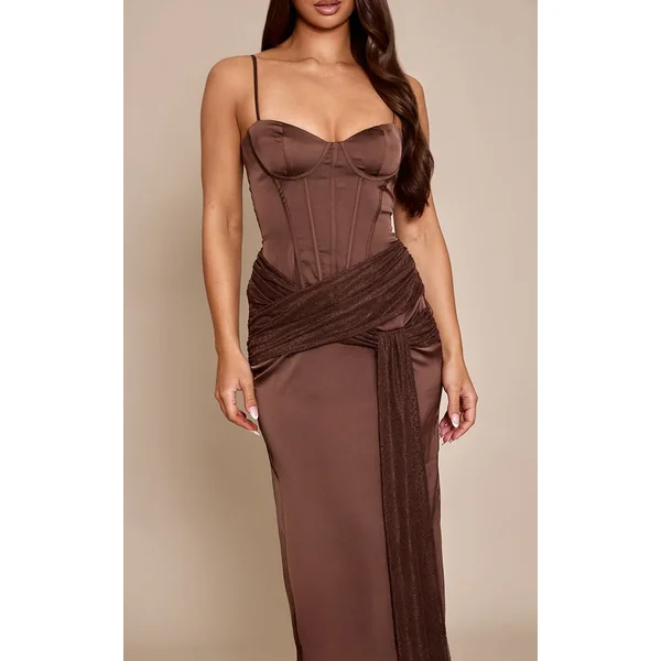 Chocolat Robe Longue Satinée À Corset Avec Détail De Dentelle Drapée