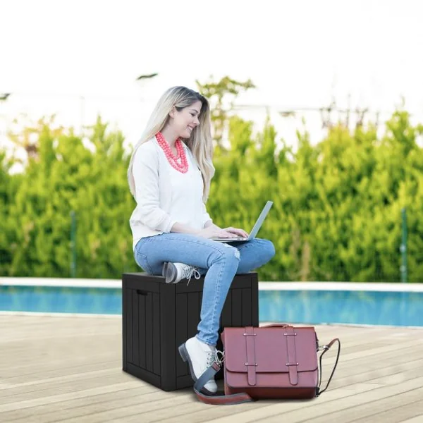 Coffre de Rangement 114L avec Couvercle Verrouillable Résistant aux Intempéries 56 x 43 x 53 CM Noir