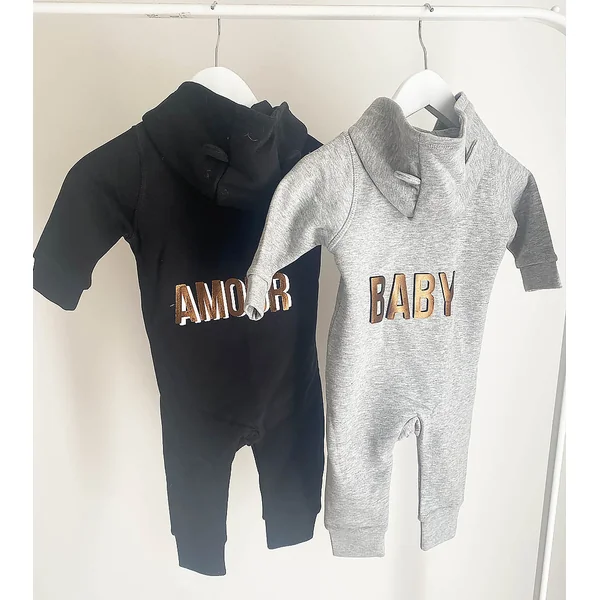 Combinaison Bébé Personnalisable à Oreilles – Confort et Style