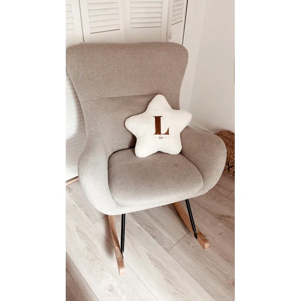 Coussin en fourrure étoile personnalisée - Avec initiale et prénom