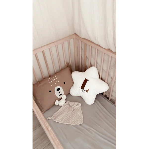 Coussin en fourrure étoile personnalisée - Avec initiale et prénom