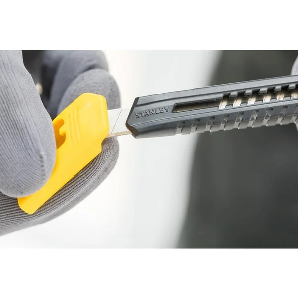 Couteau à lame rétractable 9.5 mm STANLEY