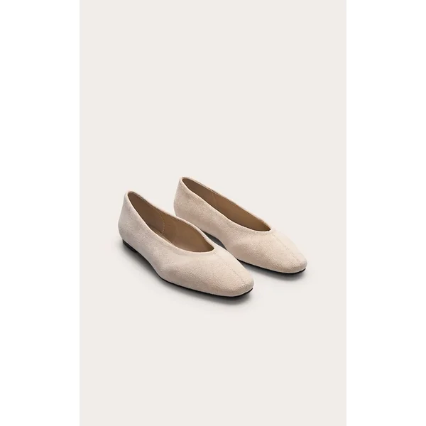 Crème Ballerines À Bout Carré En Synthétique Avec Détails De Coutures