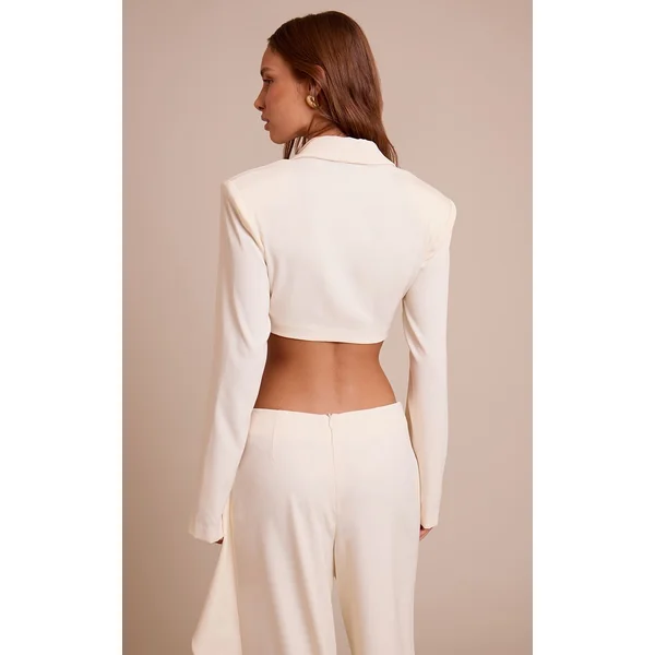 Crème Blazer Court À Manches Longues Avec Détail Torsadé Coordonné
