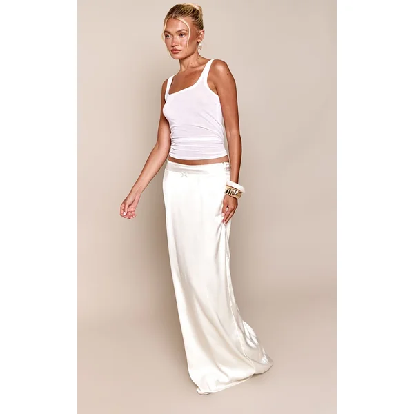 Crème Jupe Longue En Satin Avec Détail De Ceinture