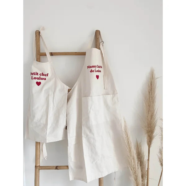 Duo de Tabliers Personnalisés Maman/Mamie et Kid – Cadeau Fun et Unique