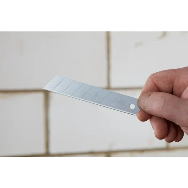 Lame de Cutter 18 mm (x 10) en distributeur