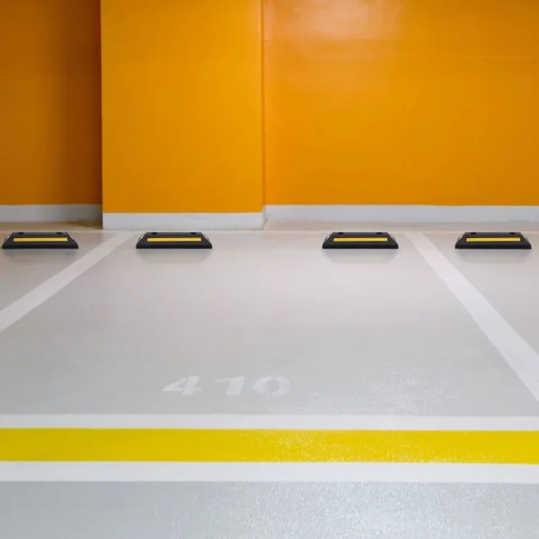 Lot de 2 Butées de Roue pour Stationnement de Véhicule Caoutchouc Durable et Robuste pour Pneus de Voiture Camion Camionnettes pour Garage Jaune