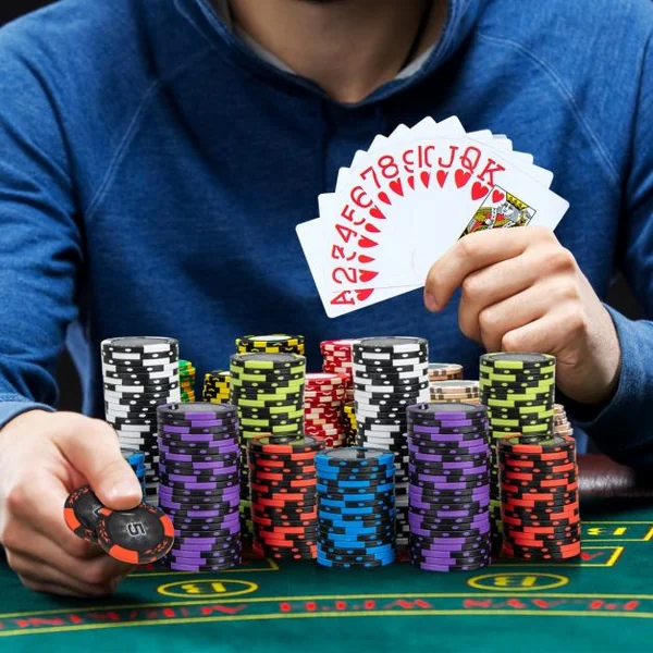 Mallette de Poker en Aluminium 300 Jetons 2 Jeux de Cartes 5 Dés et 3 Jetons de Croupier Coffret de Poker Noir