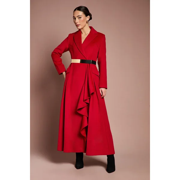 Manteau Long Lisa Tan d'Occasion avec Ceinture Dorée et Détail Volant