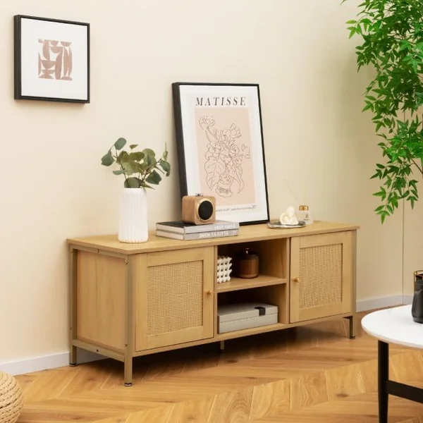 Meuble TV Boho Jusqu'à 55" Table Console Multimédia en Rotin Pe 2 Armoires Étagère Ouverte 5 Pieds en Métal Centre de Divertissement 2 Trous Naturel