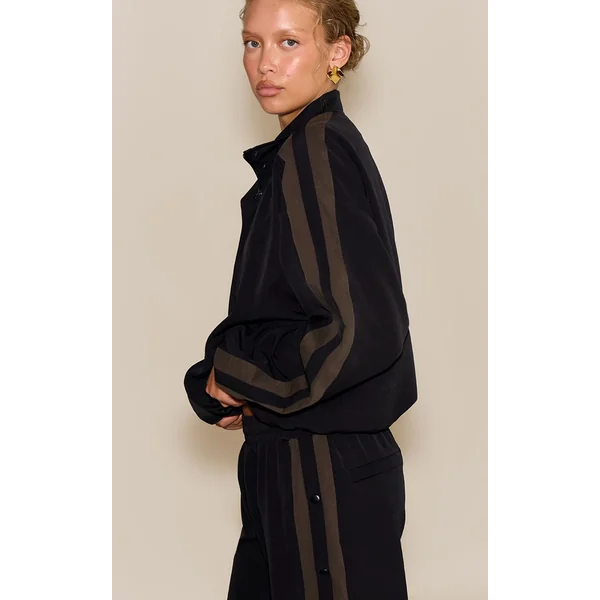 Noir Jogging En Tricot À Détail Rayé Et Boutons-pression Sur Les Côtés