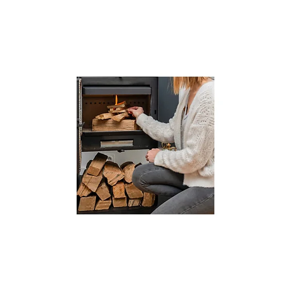 Pack bois de chauffage Woodstock – bûches 40 cm + bois d’allumage + allume-feux – prêt à l’emploi <20 % – idéal poêle et cheminée – bois certifié NF