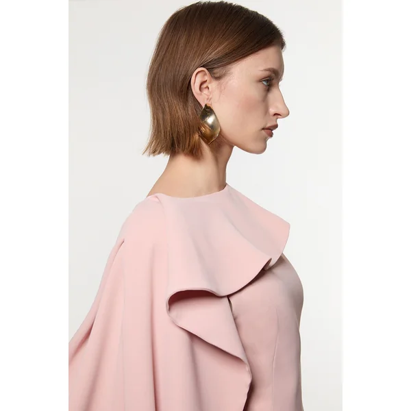 Petite robe maxi à jupe complète, coupe soft tailleur, avec détail de cape en blocs de couleurs