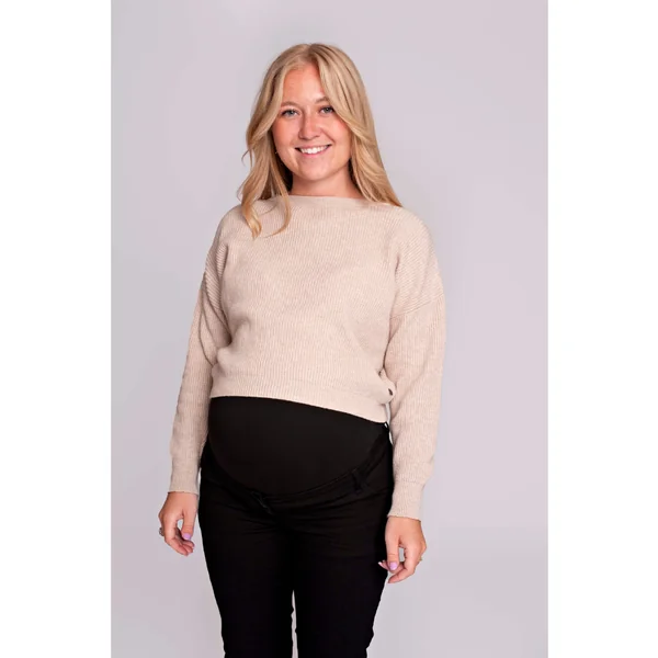 Pull cropped de grossesse couleur sable – maille douce & cosy
