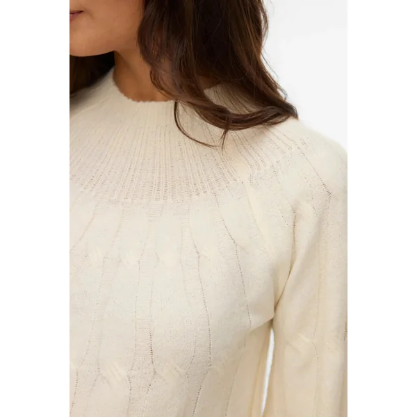 Pull de grossesse en maille douce col montant – coloris écru