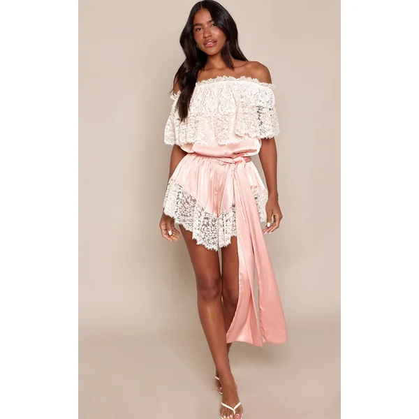 Pêche Combishort Fluide En Satin À Dentelle Bardot Avec Ceinture À Nouer