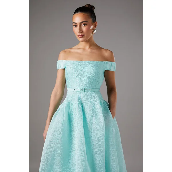 Robe de Bal Texturée à Épaules Dénudées