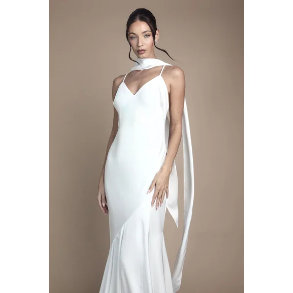 Robe de Mariée Longue à Col V avec Bretelles et Foulard