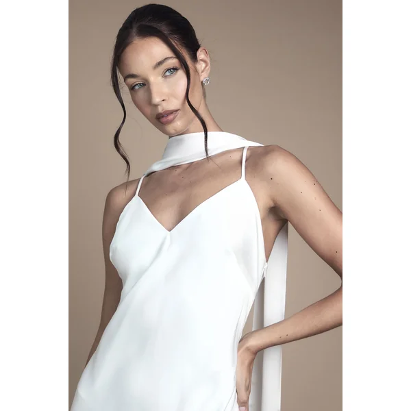 Robe de Mariée Longue à Col V avec Bretelles et Foulard