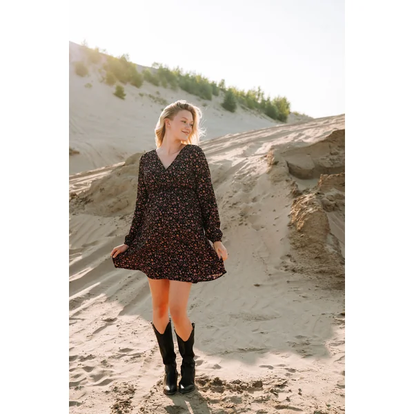 Robe LOLITA (taille élastique/manches bouffantes) - à fleurs noir & rose