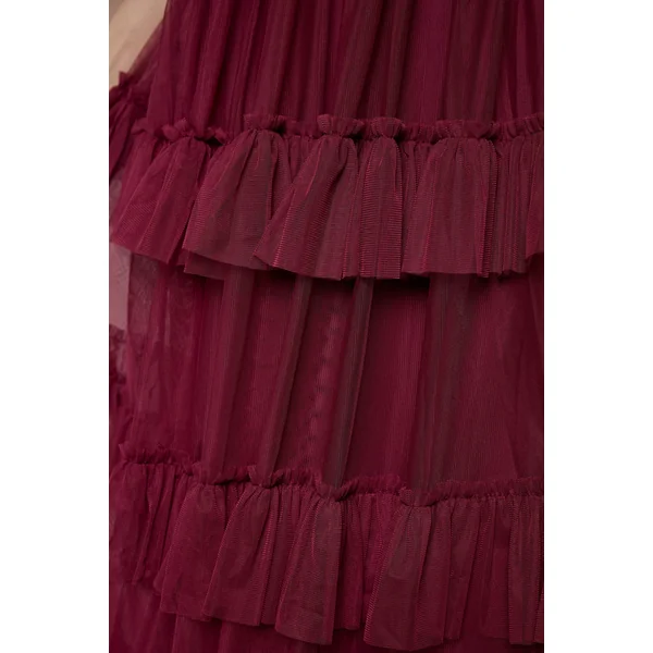 Robe Longue De Demoiselle D'honneur Bordeaux En Mesh Plissé À Une Épaule Avec Volants Étagés