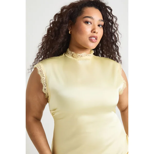 Robe Longue Satinée Col Montant Grande Taille Avec Bordure En Dentelle
