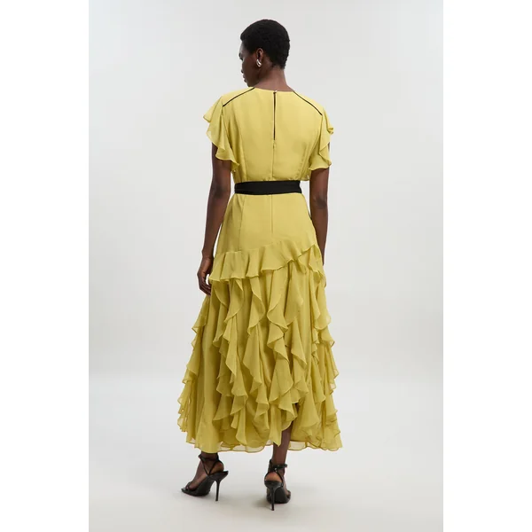 Robe maxi tissée en mousseline avec détails à volants et ceinture