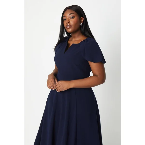 Robe Midi Grande Taille à Col V et Manches Courtes en Ponte