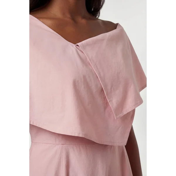 Robe Midi Premium En Viscose Lin À Col Asymétrique Et Jupe Ample Ajustée