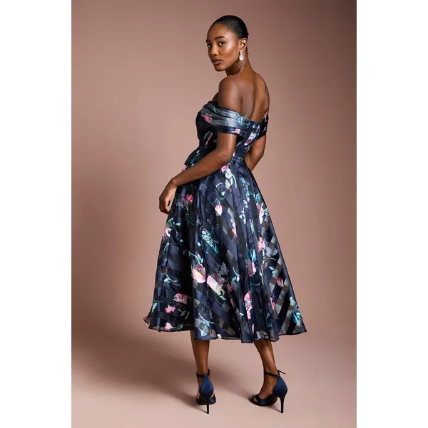 Robe Mi-Longue à Bustier Plissé en Organza Rayé