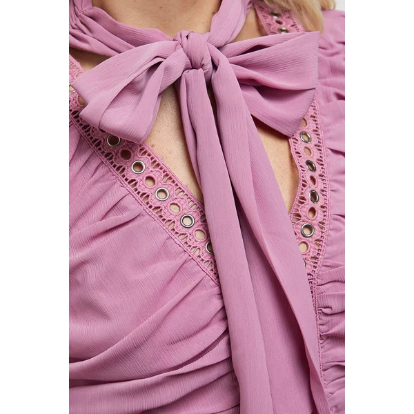 Robe Mini Froncée avec Nœud Papillon et Garniture Cloutée