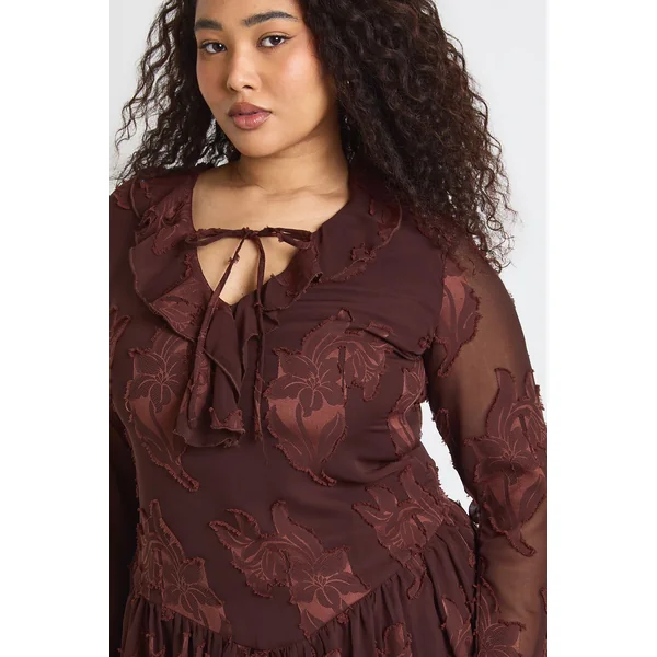 Robe Mini Grande Taille À Motif Floral Dévoré Et Ourlet Asymétrique