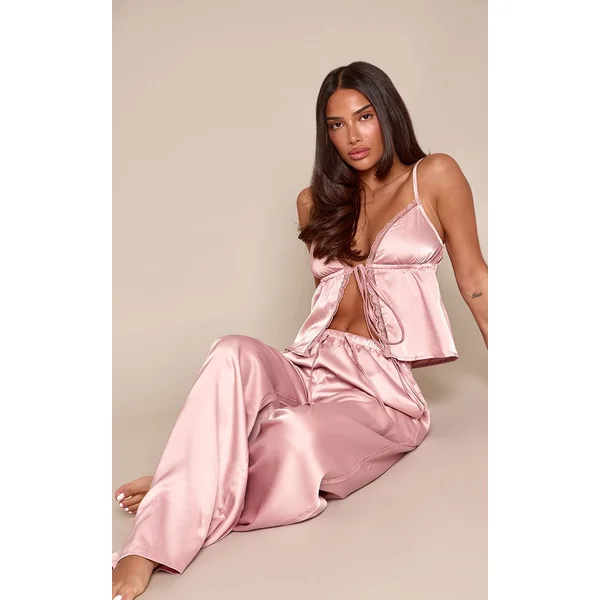 Rose Ensemble Pyjama Caraco Satiné Avec Détails En Dentelle Et Nœud Devant