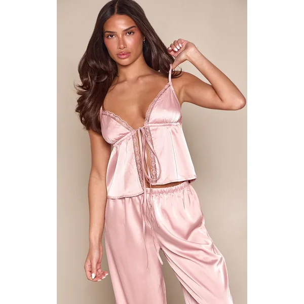 Rose Ensemble Pyjama Caraco Satiné Avec Détails En Dentelle Et Nœud Devant