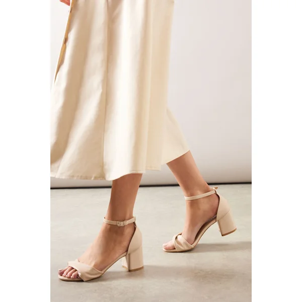 Sandales à Talon Bloc Bas Sophia Coupe Large avec Bride Torsadée Souple